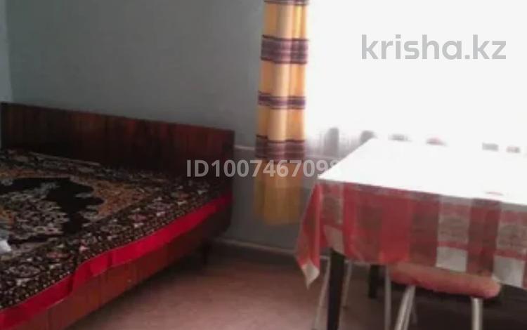 1 бөлме · 13 м², Серикбаев 1/1, бағасы: 135 000 ₸ в Усть-Каменогорске — фото 2