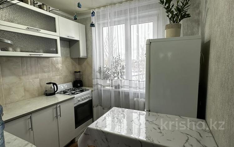 3-комнатная квартира, 62 м², 5/5 этаж, Матросова за 15.5 млн 〒 в Уральске — фото 2