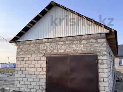 Отдельный дом · 1 комната · 80 м² · 8 сот., мкр Зарослый, Мкр Зарослый д. 9 за 10 млн 〒 в Атырау
