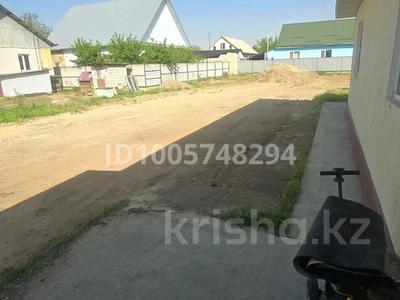 Отдельный дом · 2 комнаты · 75 м² · 10 сот., Желтоксан 18 — Тәуелсіздік за 17 млн 〒 в Батане