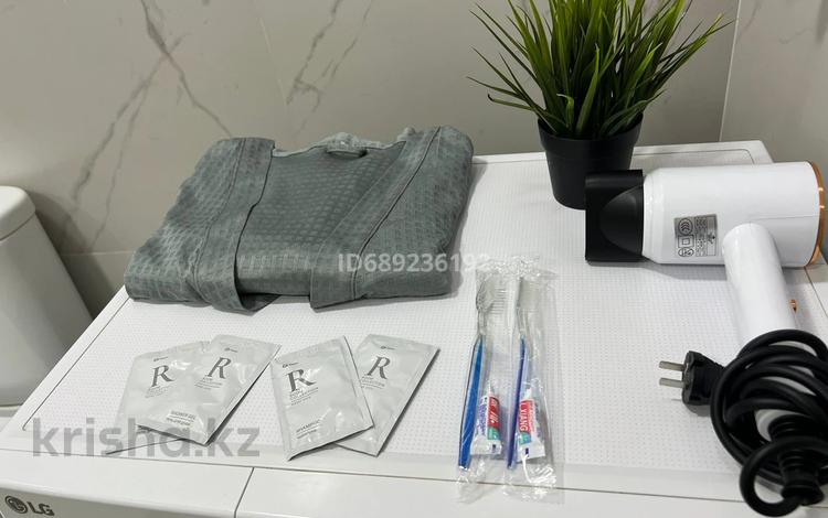 1-бөлмелі пәтер · 50 м² · 2/7 қабат, мкр. Алтын орда, Мкр. Батыс-2 49д — Жекпе жек, Школа Смарт Билим, гипермаркет Анвар, гостиница Коктобе, бағасы: 13 800 ₸ в Актобе — фото 2