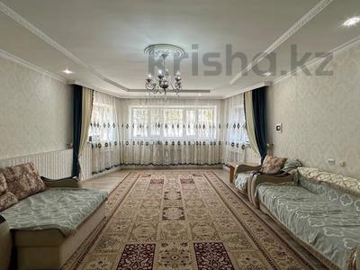 Отдельный дом • 8 комнат • 316 м² • 10 сот., Абылайхана за 100 млн 〒 в Астане, Алматы р-н