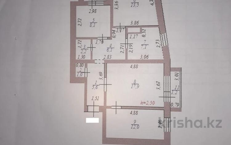 4-комнатная квартира, 76 м², 3/12 этаж, Республики 2/2 за 24.5 млн 〒 в Астане, р-н Байконур — фото 2