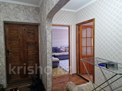 4-комнатная квартира, 90 м², 4/5 этаж, 3 мкр за 28 млн 〒 в Талдыкоргане, Каратал