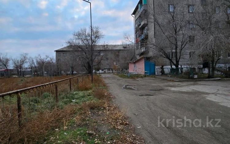 3-бөлмелі пәтер · 56 м² · 5/5 қабат, Кабельный переулок 5, бағасы: 19 млн ₸ в Семее — фото 2