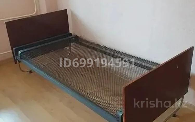 1 бөлме · 12 м² · 1 қабат, Потанина 18, бағасы: 125 000 ₸ в Усть-Каменогорске — фото 2
