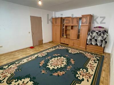 1-бөлмелі пәтер · 48 м² · 5/5 қабат, Центральный ш/а., С Датова 27, бағасы: 12 млн ₸ в Атырау, мкр Центральный