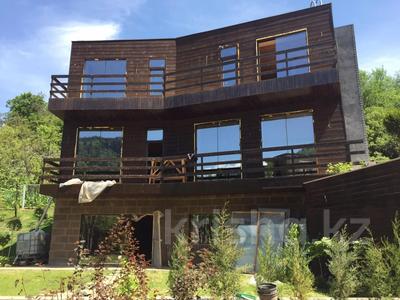 Отдельный дом · 4 комнаты · 345 м² · 12 сот., мкр Каменское плато, Ажибай батыра 31 за 1.9 млн ₸ в Алматы, Медеуский р-н