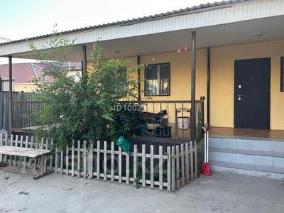 Отдельный дом · 3 комнаты · 110 м² · 6 сот., мкр Мясокомбинат, Жанша Таңқыбаев — Алиев Махамбет қиылысы қасында за 200 000 〒 в Атырау
