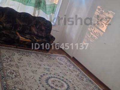 2-бөлмелі пәтер · 44 м² · 2/5 қабат, Курмангазы 104 — Район Зигзаг,остоновка Льва Толстого, бағасы: 150 000 ₸ в Уральске, мкр Школьник