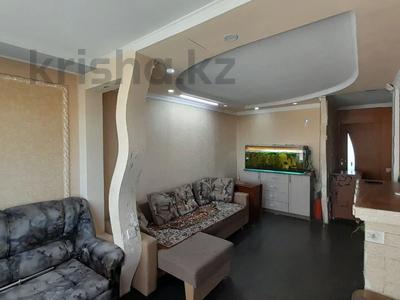 3-комнатная квартира · 62 м² · 5/5 этаж, 6 МКР за 9.9 млн 〒 в Темиртау