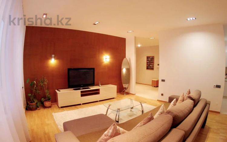 2-комнатная квартира · 100 м² · 27/30 этаж, Аль-Фараби 7 за 25 000 ₸ в Алматы, Бостандыкский р-н — фото 2