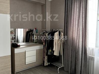 2-бөлмелі пәтер · 43.5 м² · 10/10 қабат, мкр Аксай, Б. Момышулы 25, бағасы: 35 млн ₸ в Алматы, Ауэзовский р-н