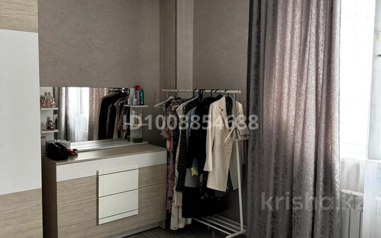 2-бөлмелі пәтер · 43.5 м² · 10/10 қабат, мкр Аксай, Б. Момышулы 25, бағасы: 35 млн ₸ в Алматы, Ауэзовский р-н — фото 2