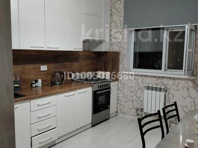 3-бөлмелі пәтер · 82 м² · 3/5 қабат, Асар-2 ш/а 14a — ТЦ Толе би, бағасы: 33 млн ₸ в Шымкенте, Абайский р-н