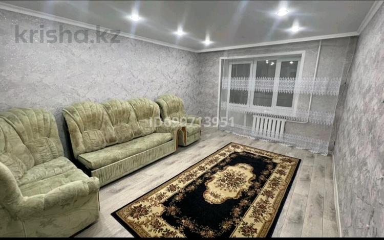 3-бөлмелі пәтер · 60 м² · 2/5 қабат, Павлодарская 3 — Алтын алма, бағасы: 17 млн ₸ в Уральске — фото 2