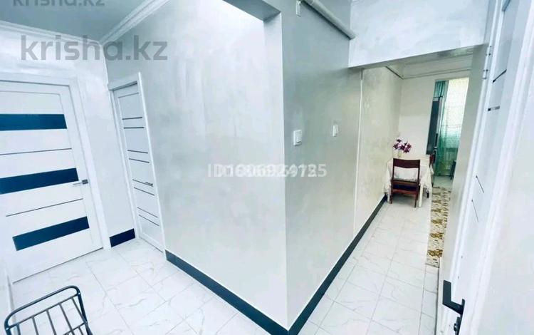 3-бөлмелі пәтер · 65 м² · 1/5 қабат, 18-шағынаудан, Абдуразакова 3, бағасы: 23.2 млн ₸ в Шымкенте, Аль-Фарабийский р-н — фото 2