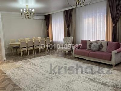 4-комнатная квартира · 195 м² · 1/5 этаж, проспект Алии Молдагуловой 36в к2 — проспект Алии Молдагуловой за 90 млн 〒 в Актобе