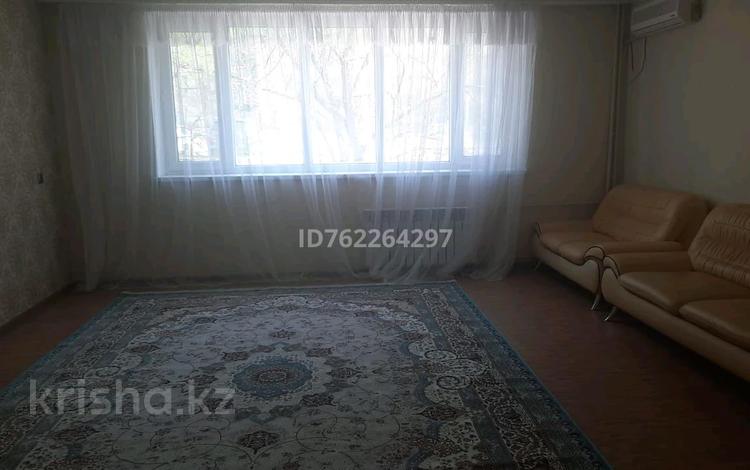 4-бөлмелі пәтер · 100 м² · 1/5 қабат, 15-ш/а. 26 — С мебелью, бағасы: 25 млн ₸ в Актау, 15-й мкр — фото 2