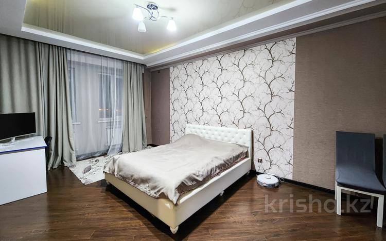 3-комнатная квартира, 124 м², 5/18 этаж, Навои 208/3 за 92 млн 〒 в Алматы — фото 12