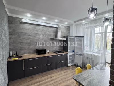 2-бөлмелі пәтер · 60 м² · 4/7 қабат, назарбаева 233/3, бағасы: 29 млн ₸ в Уральске