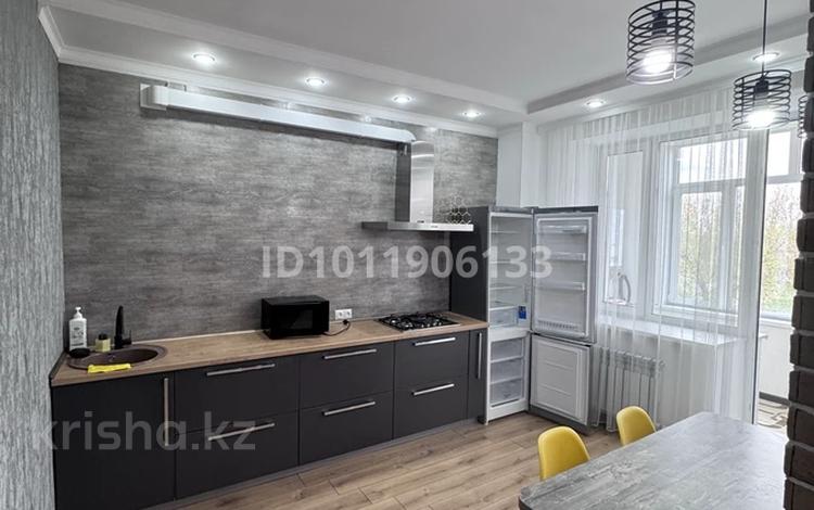 2-бөлмелі пәтер · 60 м² · 4/7 қабат, назарбаева 233/3, бағасы: 29 млн ₸ в Уральске — фото 2