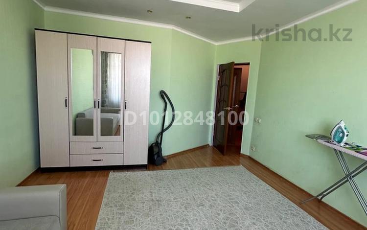 2-бөлмелі пәтер · 80 м² · 4/9 қабат, Кулманова 107 — Кулманова 107, бағасы: 250 000 ₸ в Атырау — фото 2
