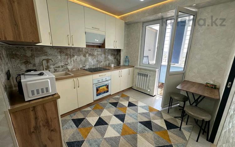 2-комнатная квартира · 50 м² · 11/13 этаж, Есенова 160/3 за 300 000 ₸ в Алматы, Жетысуский р-н — фото 2
