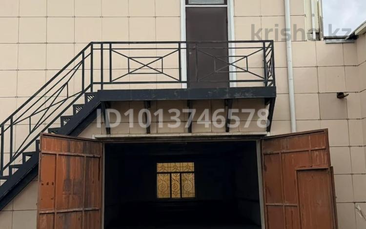 Еркін, кеңселер, дүкендер мен бутиктер, қоймалар, жқб, автосервистер мен көлік жуу, қоғамдық тамақтану орны, сұлулық салондары, ауыл шаруашылығы, монша, қонақ үй және демалыс орындары, фитнес және спорт, медорталықтар мен дәріханалар, білім орталықтары, ойын-сауық, конференц-залдар, кабинеттер және жұмыс орындары, студиялар · 390.7 м², бағасы: ~ 1.4 млн ₸ в Астане, р-н Байконур — фото 2