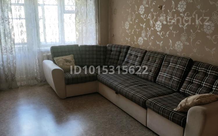2-комнатная квартира · 42 м² · 3/5 этаж, мкр Новый Город, Ерубаева 48 за 180 000 ₸ в Караганде, Казыбек би р-н — фото 2