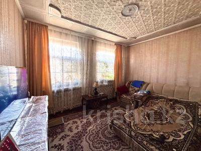 Продажа домов и дачи в Карагандинской обл.: Часть дома · 4 комнаты · 70 м² · 4 сот., мкр Новый Город, Балкантау за 25 млн 〒 Часть дома · 4 комнаты · 70 м² · 4 сот., мкр Новый Город, Балкантау за 25 млн 〒 в Караганде, Казыбек би р-н