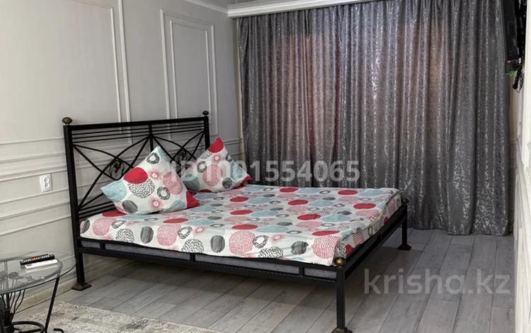 1-бөлмелі пәтер · 32 м² · 1/4 қабат, Мкр Жансая 11 — Остановка Жансая, бағасы: 3 000 ₸ в Таразе — фото 2