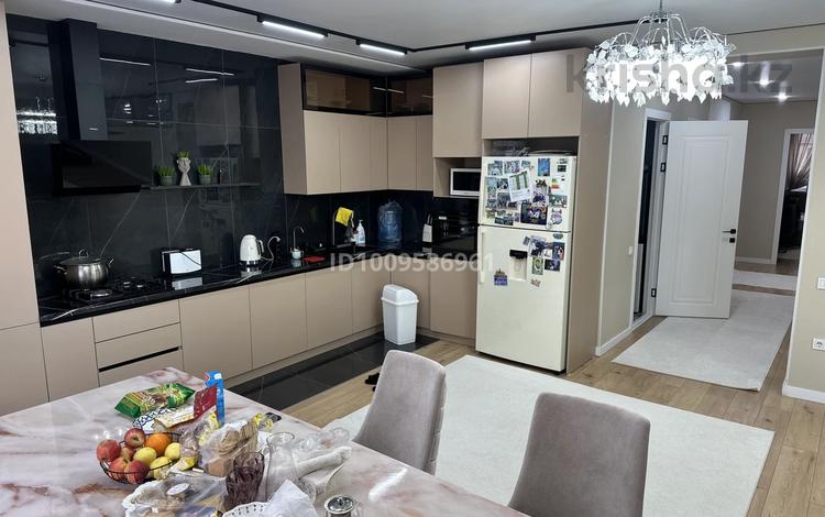 4-бөлмелі пәтер · 115 м² · 2/10 қабат, Абая 26/2 — Драматетра, бағасы: 58 млн ₸ в Атырау — фото 27