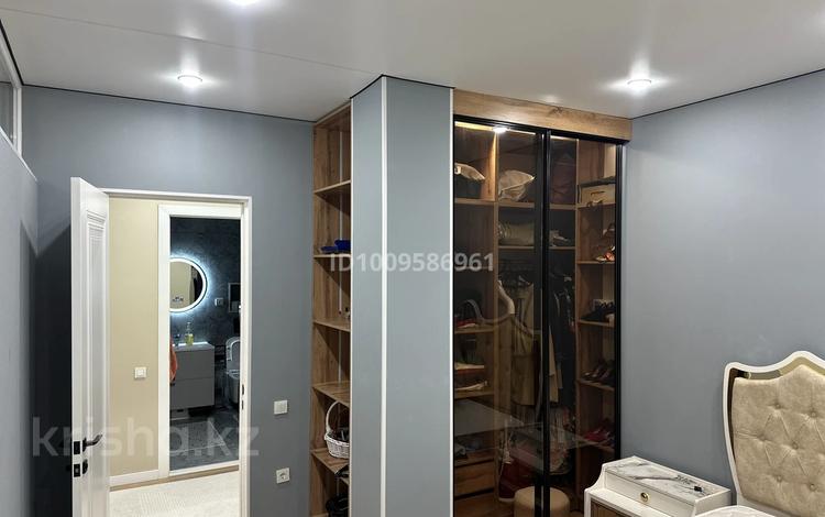 4-бөлмелі пәтер · 115 м² · 2/10 қабат, Абая 26/2 — Драматетра, бағасы: 55 млн ₸ в Атырау — фото 29