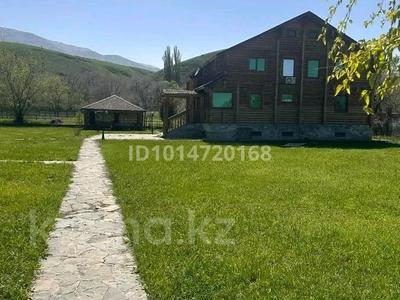 Отдельный дом · 9 комнат · 336 м² · 100 сот., Верхняя Какеленская трасса — улица Карасая батыра за 90 млн ₸ в Шамалгане