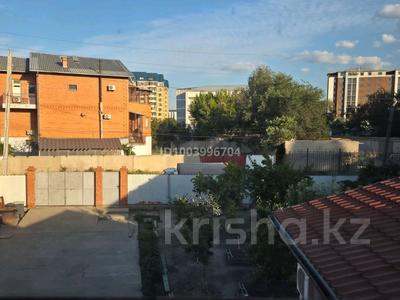 Отдельный дом · 10 комнат · 450 м², Саябак 1 за 1.2 млн 〒 в Атырау, мкр Жилгородок