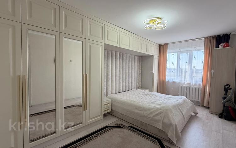 3-комнатная квартира · 62.7 м² · 3/5 этаж, Пришахтинск, 23й микрорайон 36 за ~ 13.9 млн ₸ в Караганде, Алихана Бокейханова р-н — фото 2