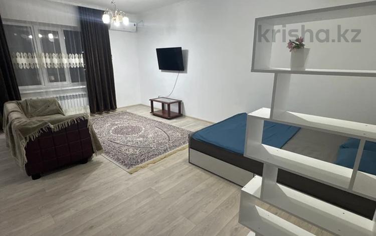 1-бөлмелі пәтер · 50 м² · 4/6 қабат, мкр. Алтын орда, Мангелик ел 20/2, бағасы: 10 000 ₸ в Актобе — фото 2
