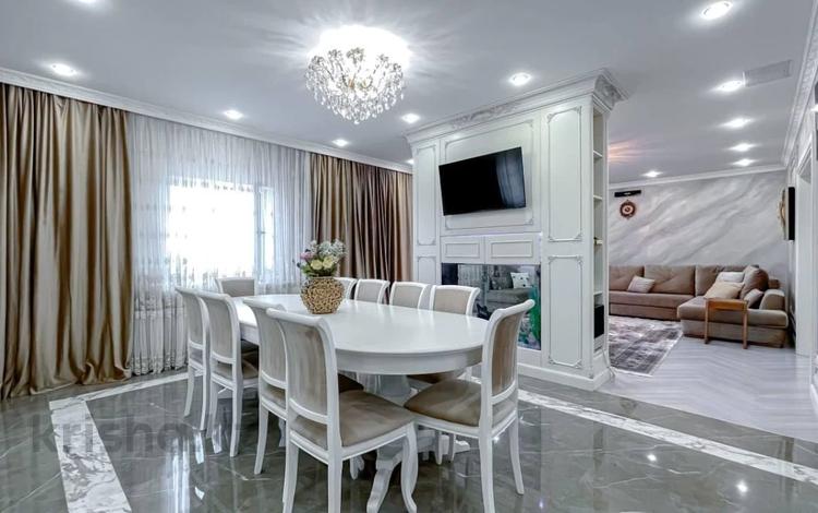 4-бөлмелі пәтер · 200 м² · 7/13 қабат, Бузурбаева, бағасы: 205 млн ₸ в Алматы, Медеуский р-н — фото 2