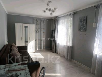 3-бөлмелі пәтер · 60 м² · 1/5 қабат, Муратбаева 135 — Толе би, бағасы: 300 000 〒 в Алматы, Алмалинский р-н