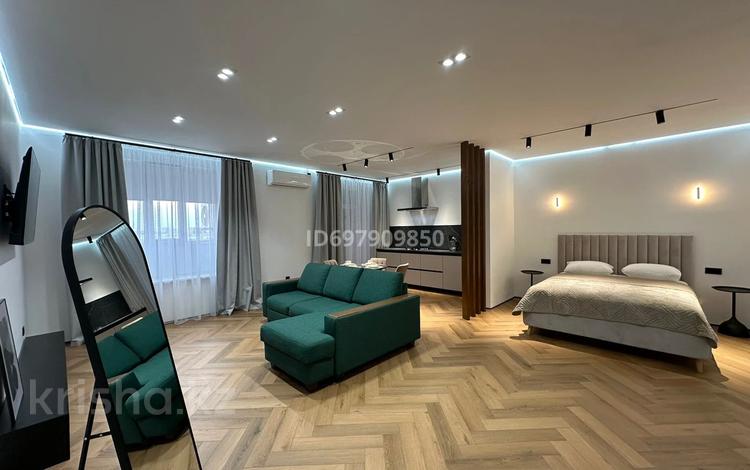 1-комнатная квартира · 63 м² · 7/9 этаж, Жуманиязова 97 за 25 000 ₸ в Уральске — фото 2