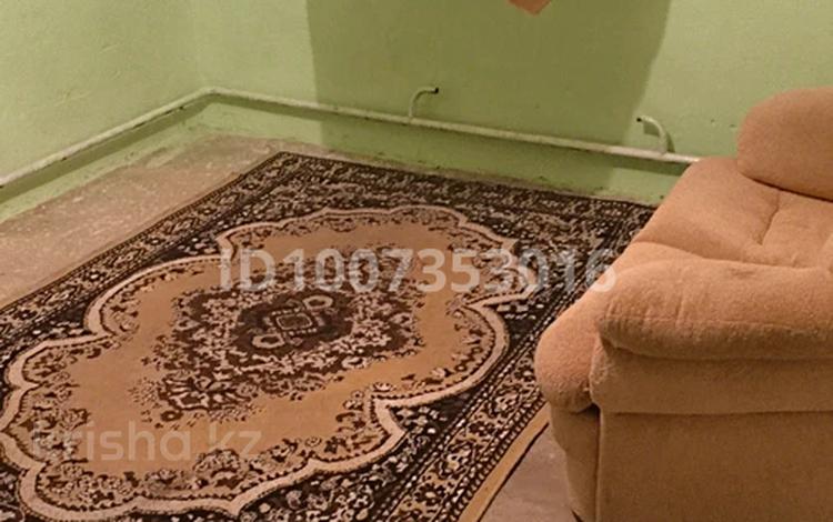 1 комната · 40 м² · 1/1 этаж, 11-й микрорайон 1Б — За 5 поликлиникой ул. ынтымак возле гаражей за 30 000 ₸ в Шымкенте, Енбекшинский р-н — фото 5