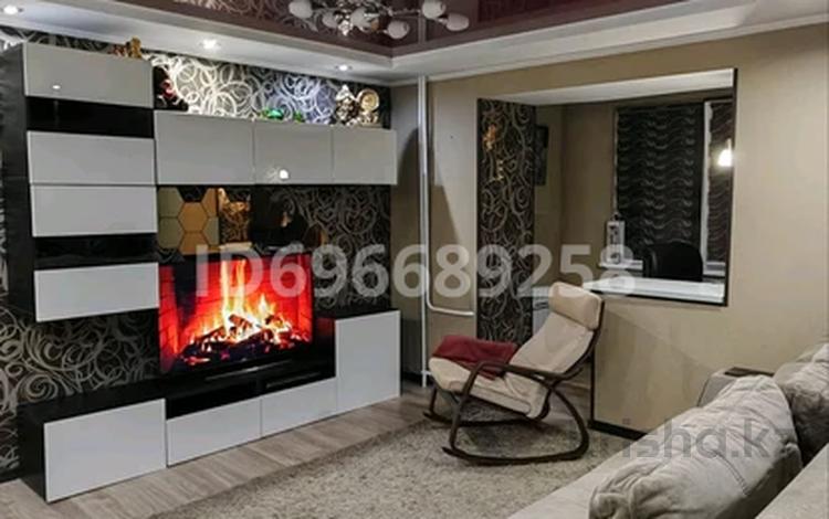 3-комнатная квартира · 65 м² · 1/9 этаж, Кабанбай батыра 91 за 21 000 ₸ в Усть-Каменогорске — фото 2