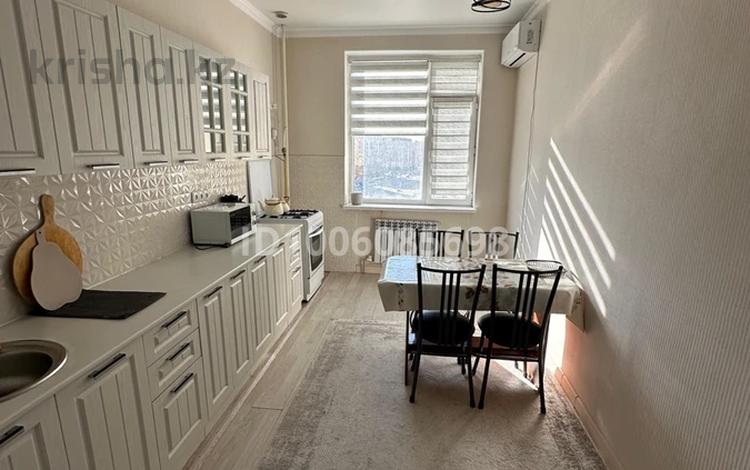 2-комнатная квартира · 75 м² · 8/10 этаж, 19-й мкр 15 за 200 000 ₸ в Актау — фото 2