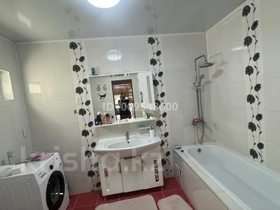 Отдельный дом · 4 комнаты · 190 м² · 10 сот., мкр Коктем, Жубандык бекмуханова 4 за 500 000 〒 в Атырау