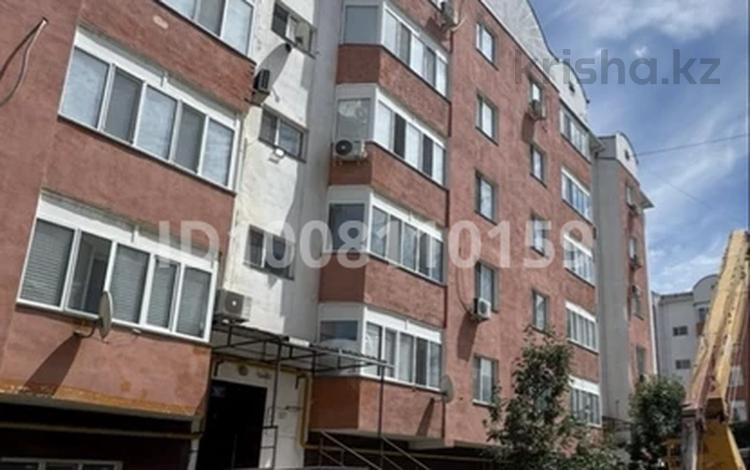 2-бөлмелі пәтер · 70 м² · 4/5 қабат, Нұрсая ш/а., Мкр Тулпар 77/1, бағасы: 200 000 ₸ в Атырау, мкр Нурсая — фото 2