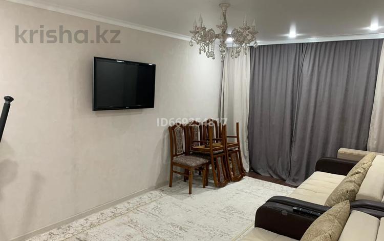 3-комнатная квартира · 62.4 м² · 5/5 этаж, мкр Фёдоровка , Орлова 105 за 20 млн ₸ в Караганде, Казыбек би р-н — фото 15