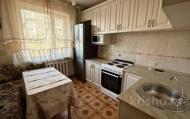 3-бөлмелі пәтер · 65 м² · 3/5 қабат, Степной 4 ш/а., бағасы: 25.5 млн ₸ в Караганде, Казыбек би р-н — фото 2