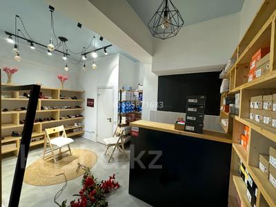 Свободное назначение, офисы, магазины и бутики, склады, салоны красоты, образование, развлечения, кабинеты и рабочие места, студии · 18 м² за 290 000 〒 в Алматы, Бостандыкский р-н