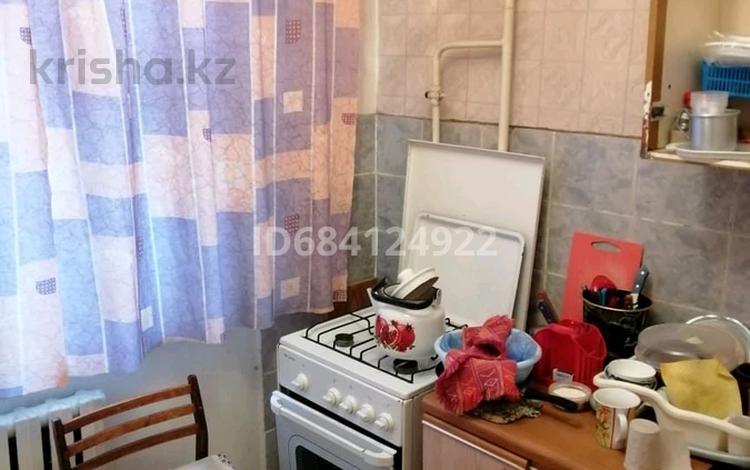 2-бөлмелі пәтер, 48 м², 1/5 қабат, мкр 5 — Детские товары, бағасы: 13 млн 〒 в Актобе, мкр 5 — фото 9